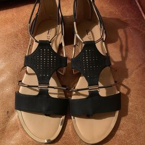 Black sandal flats NWOT